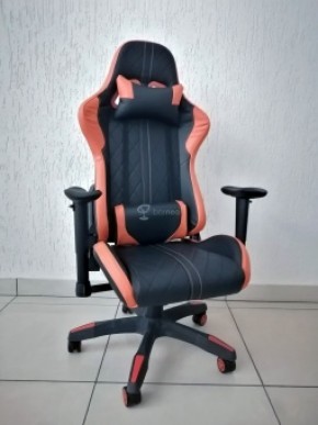 Кресло геймерское Barneo K-52 (черная экокожа оранжевые вставки) в Губкинском - gubkinskiy.ok-mebel.com | фото